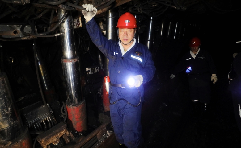 張秉德在益新礦調(diào)研檢查時(shí)強(qiáng)調(diào) 科學(xué)謀劃生產(chǎn)布局 保...